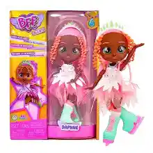 BFF BY BEBÉS LLORONES Daphne - Coleccionable Muñeca Fashion con Pelo Largo, Ropa de Tela y 9 Accesorios-Regalo optimo para NIÑOS y NIÑAS +5 Años