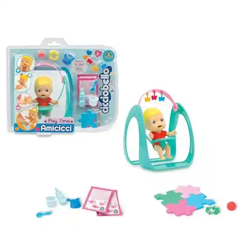 Balancín con muñeco bebé blandito y elástico, con accesorios un columpio, un móvil y un puzle, y para jugar a las comiditas, +3, Envío de modelo aleatorio, Famosa