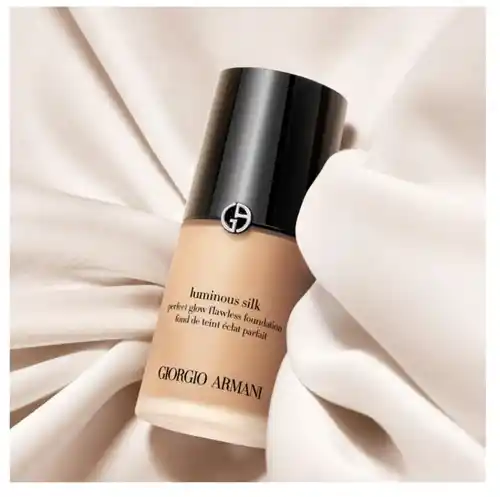 Muestra GRATIS a recoger de Armani Base de maquillaje Luminous Silk (El corte inglés)