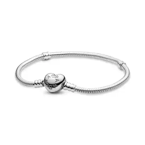 Pulsera Pandora con cierre en forma de corazón.